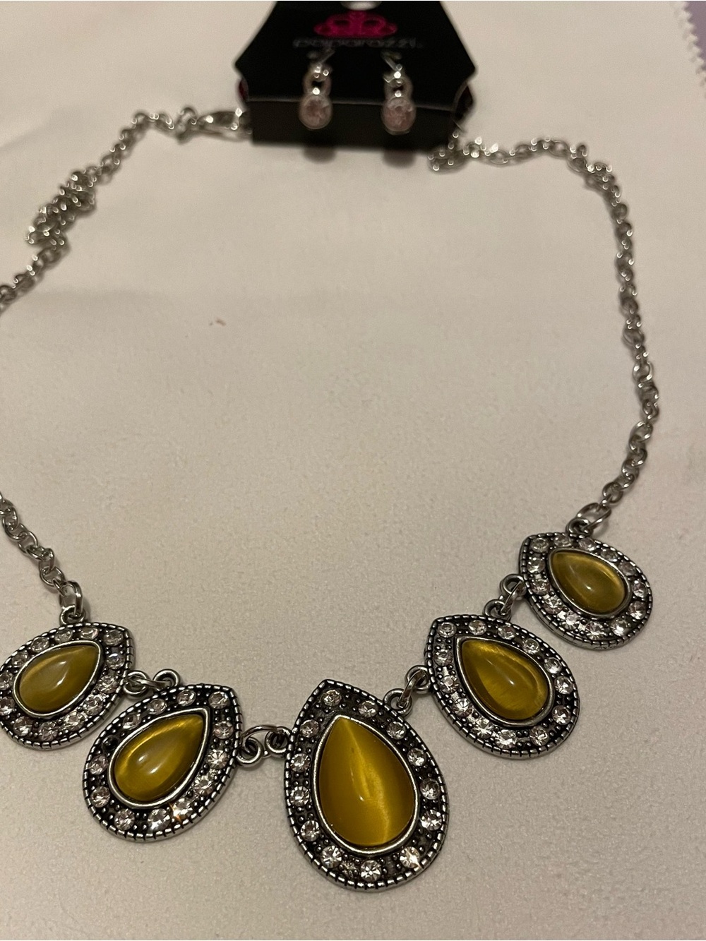 paparazzi Yellow Teardrop Statement Necklace Set
